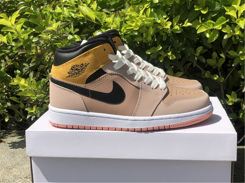 Original level_ Air Jordan 1 MID SE. Item number_ DD2224-200_ full code shipment_ 36-39-fe9357be